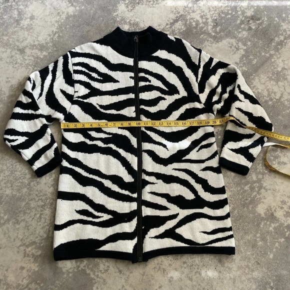 Diane von Furstenberg Zebra Print full Zip Mid Length cardigan sweater medium - Picture 5 of 11